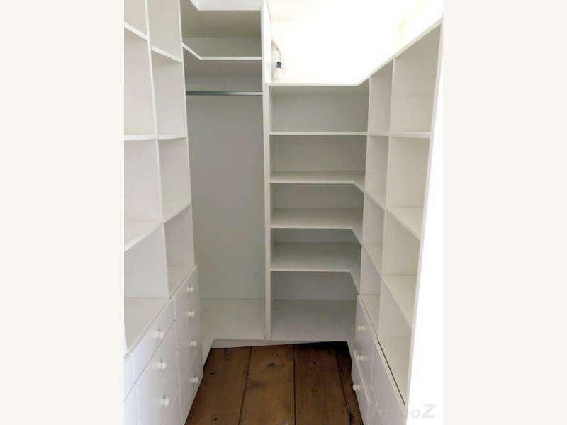 Schlafzimmer (hofseitig) mit Schrankraum und französischen Balkon - Bild 53 von 73 Maisonette in 8010 - 53