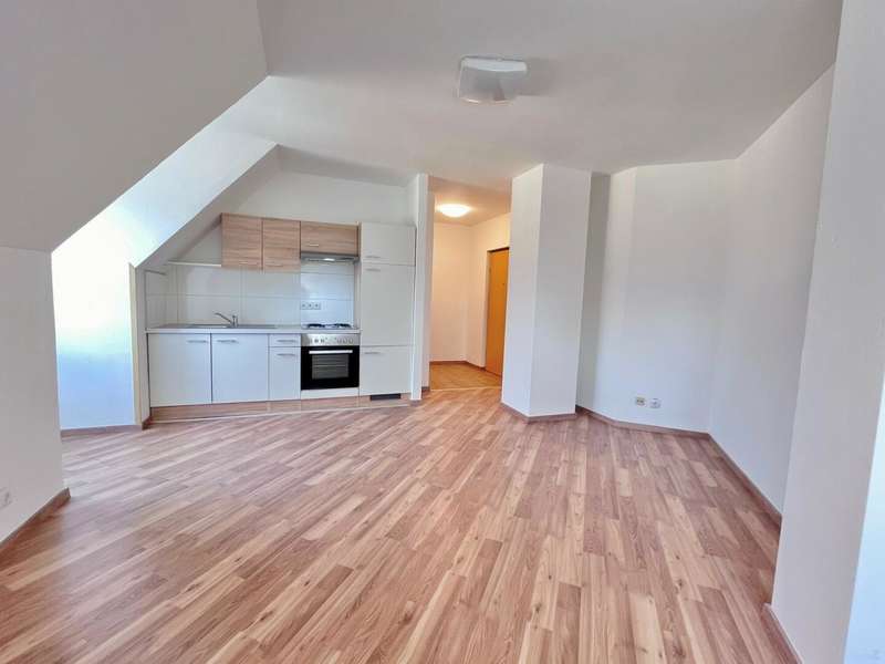 Dachgeschosswohnung in 8010  - 1