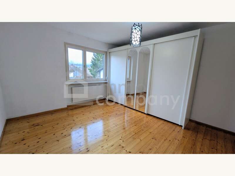 Schlafzimmer 3 - Bild 6 von 18 Mietwohnung in 6850 - 6