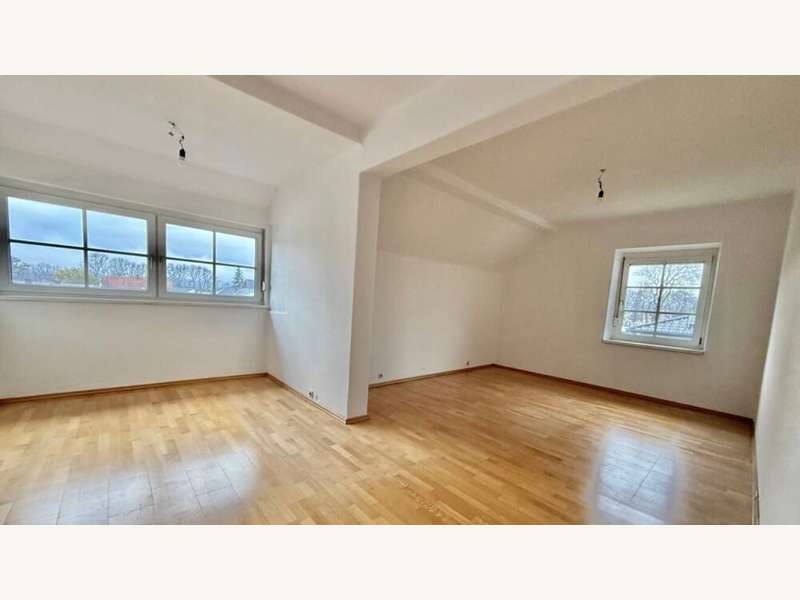 Dachgeschosswohnung in 9400  - 6