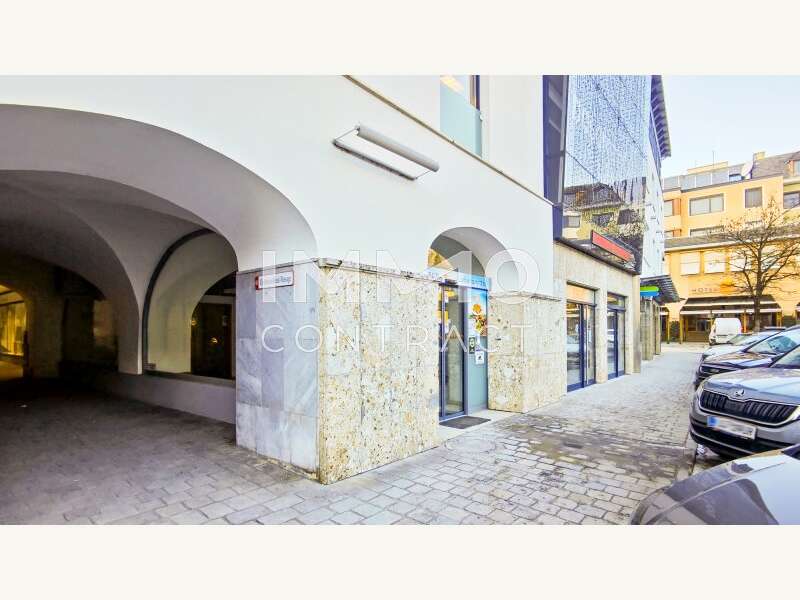 Geschäftslokal in 9900  - 4