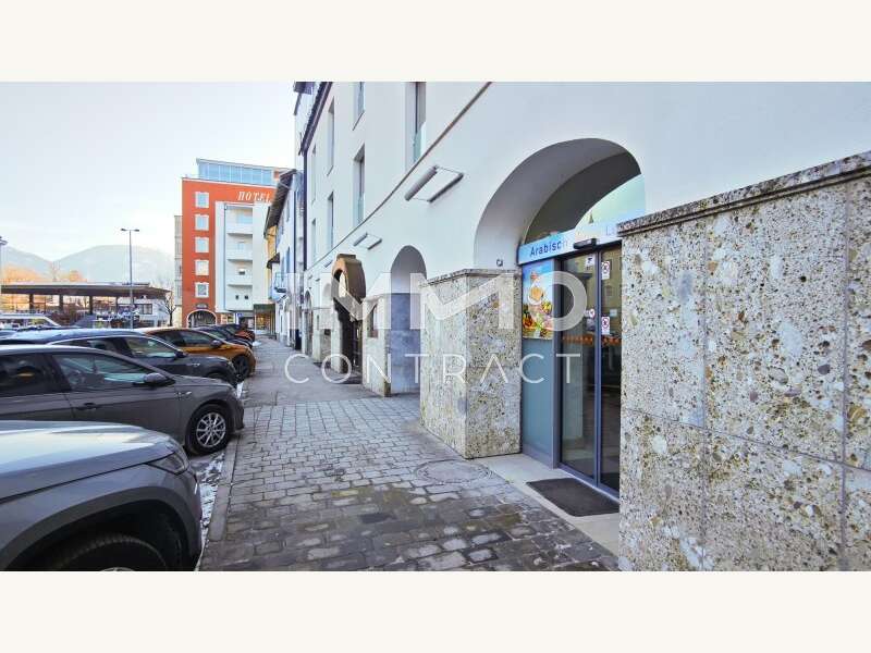 Geschäftslokal in 9900  - 5