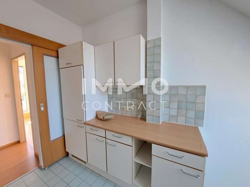 Dachgeschosswohnung in 8010  - 9