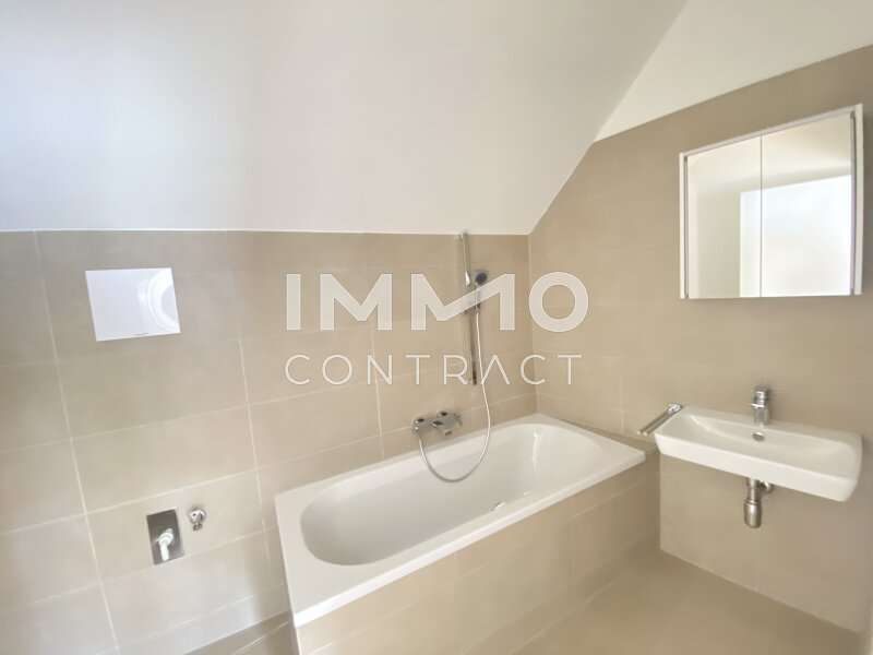 Badezimmer - Bild 7 von 14 Dachgeschosswohnung in 1110 - 7