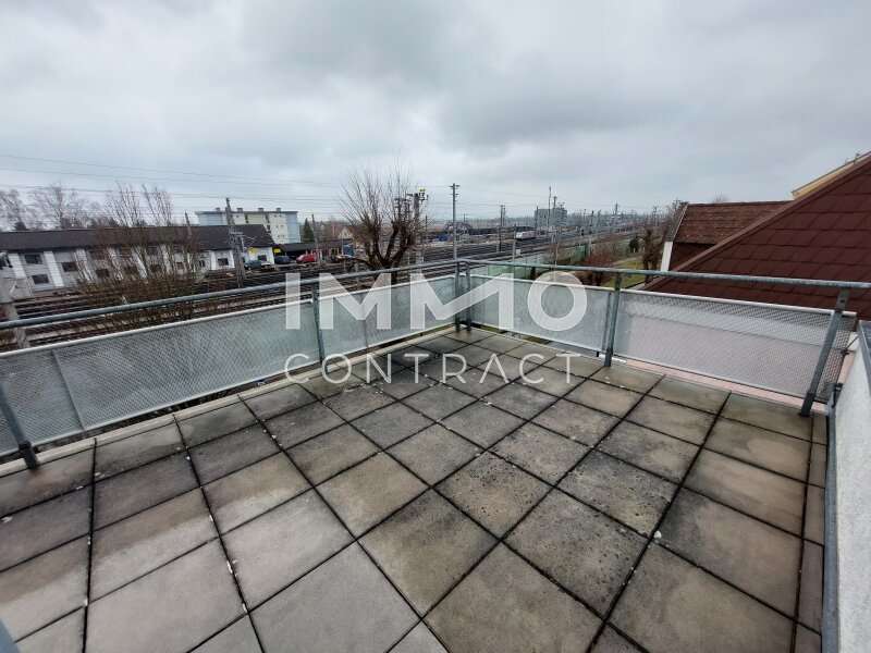 Dachgeschosswohnung in 4300  - 6