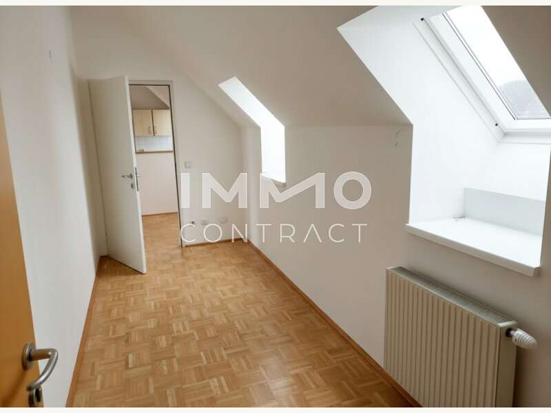 Dachgeschosswohnung in 4300  - 8