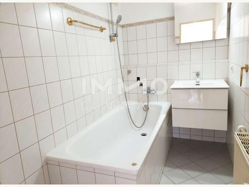 Dachgeschosswohnung in 4400  - 8
