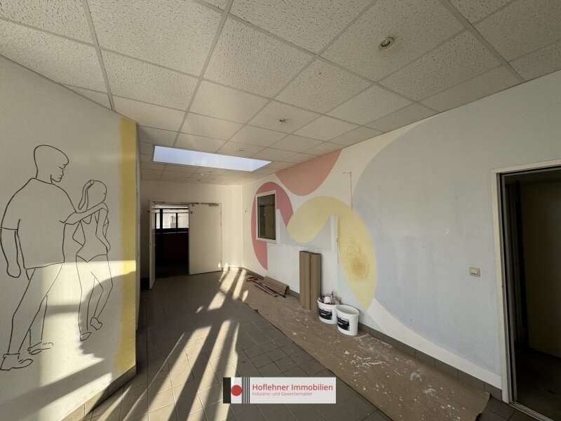 Büro/Praxis in 2351  - 3