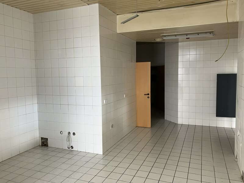 Einzelhandel in 2351  - 3