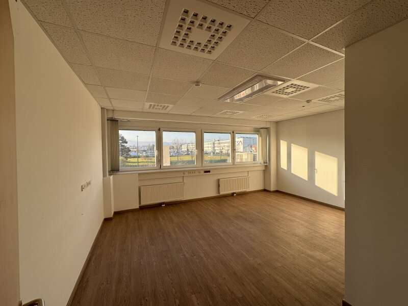 Büro/Praxis in 2351  - 2