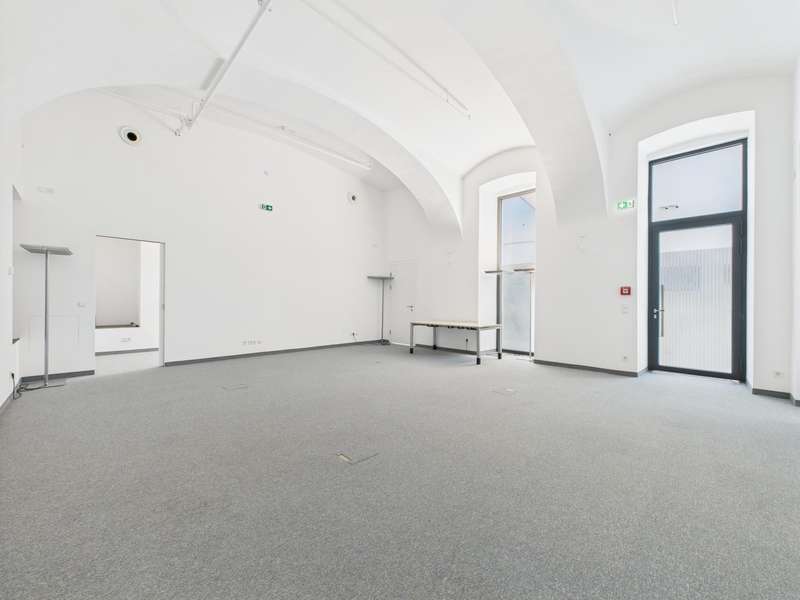 Geschäftslokal in 4020  - 5