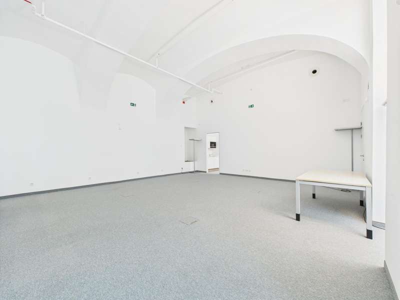 Geschäftslokal in 4020  - 6