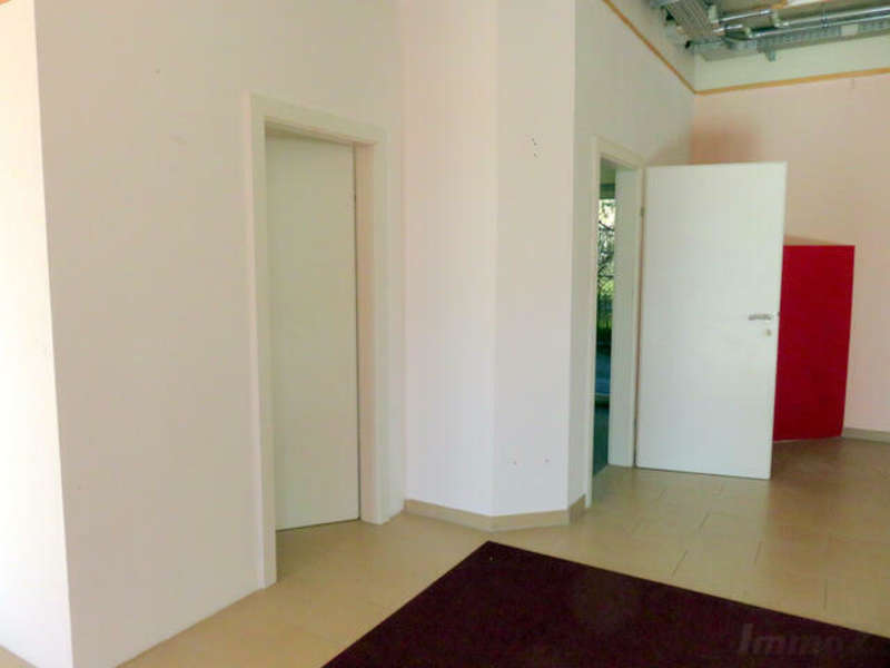 Einzelhandel in 8045  - 20