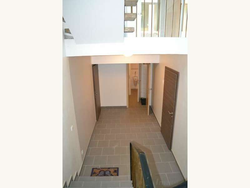 Einzelhandel in 8402  - 10