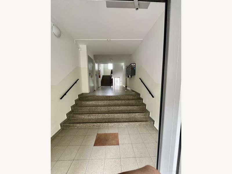 Stiegenhaus - Bild 17 von 17 Mietwohnung in 8020 - 17