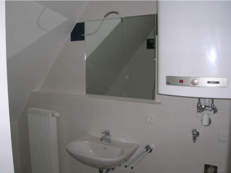 Badezimmer mit Platz für die Waschmaschine - Bild 6 von 11 Maisonette in 8010 - 6