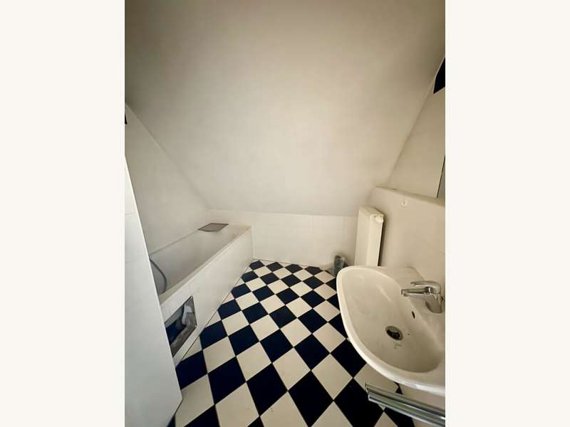 Bad mit Wanne - Bild 7 von 11 Maisonette in 8010 - 7