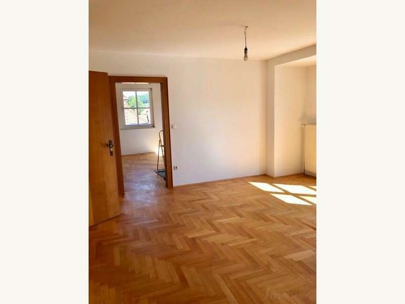 Dachgeschosswohnung in 8044  - 11