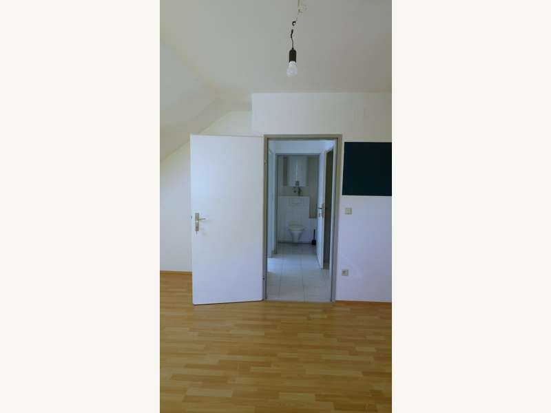 Zugang zum Schlafzimmer un d Sanitär - Bild 7 von 28 Mietwohnung in 8052 - 7