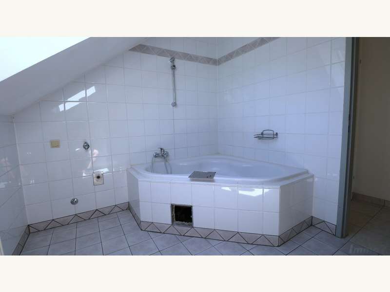 Eckbadewann im Bad - Bild 14 von 28 Mietwohnung in 8052 - 14