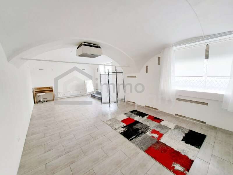 Einzelhandel in 8200  - 6