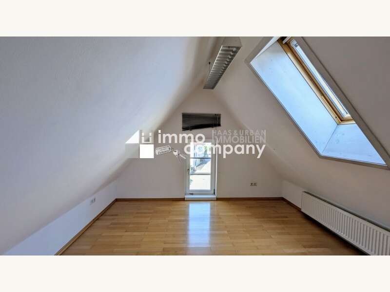 Dachgeschosswohnung in 6845  - 9