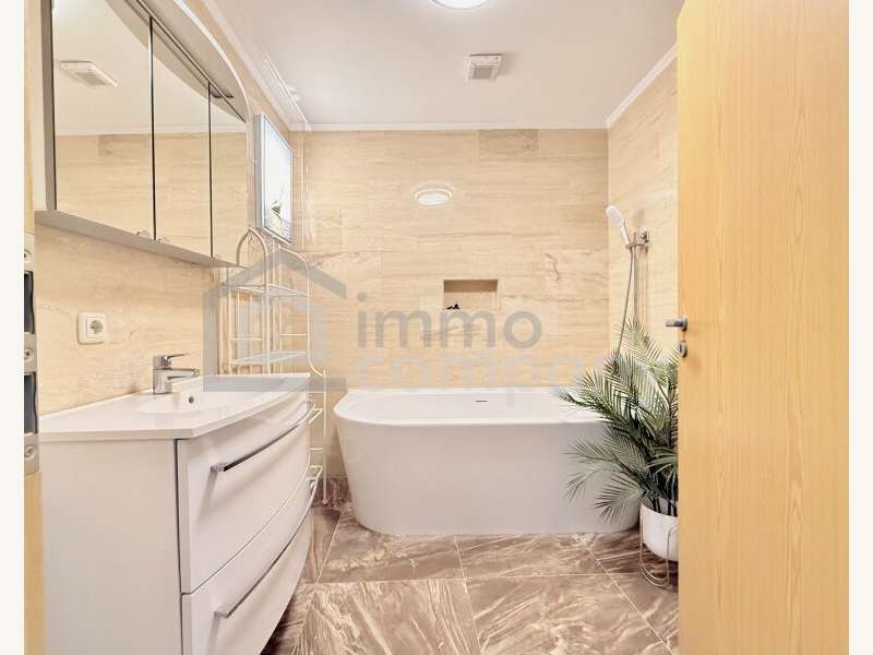 Mietwohnung in 2700  - 9