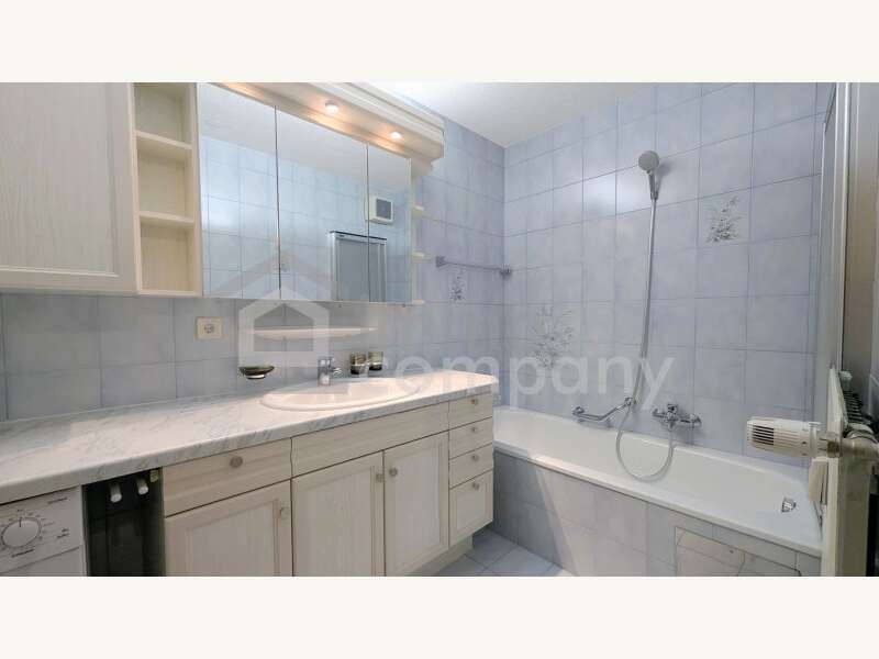 Badezimmer - Bild 10 von 20 Mietwohnung in 6850 - 10