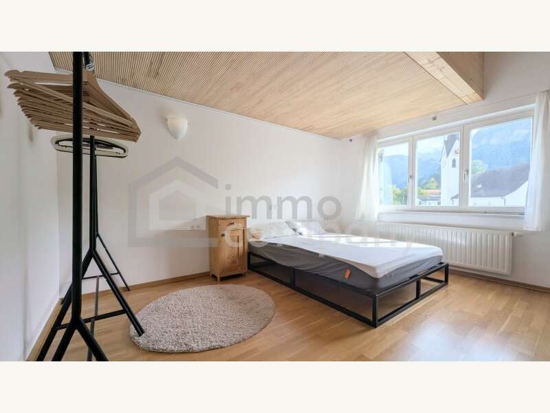 Dachgeschosswohnung in 6840  - 8