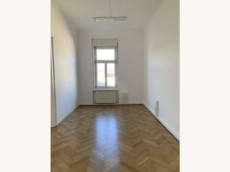 Büro/Praxis in 8010  - 10