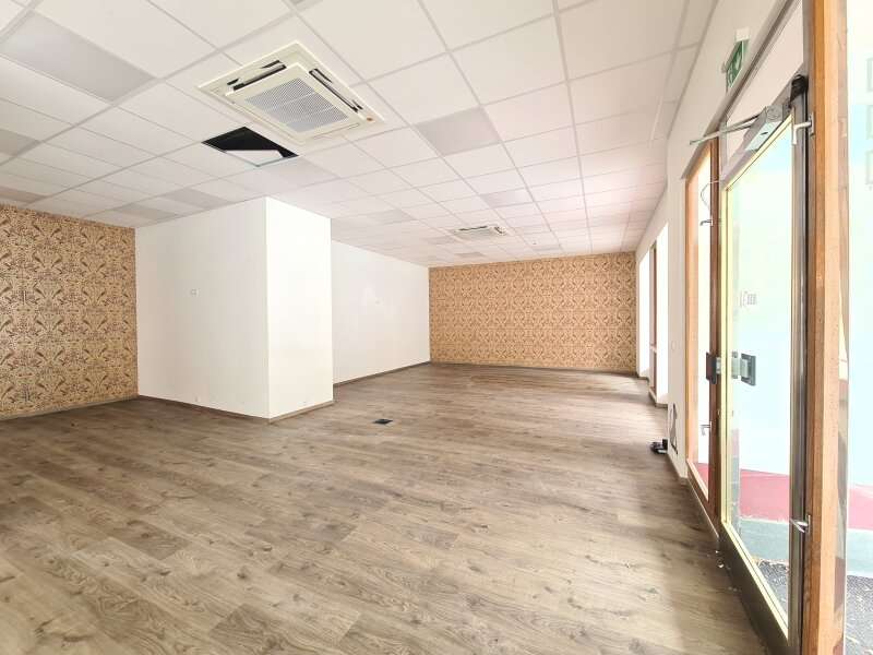 Einzelhandel in 8480  - 4
