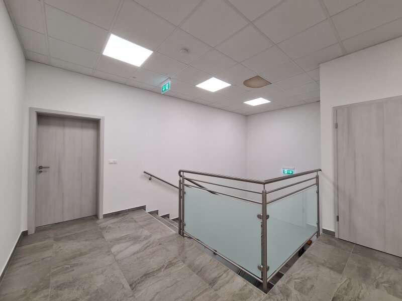 Büro/Praxis in 8472  - 7