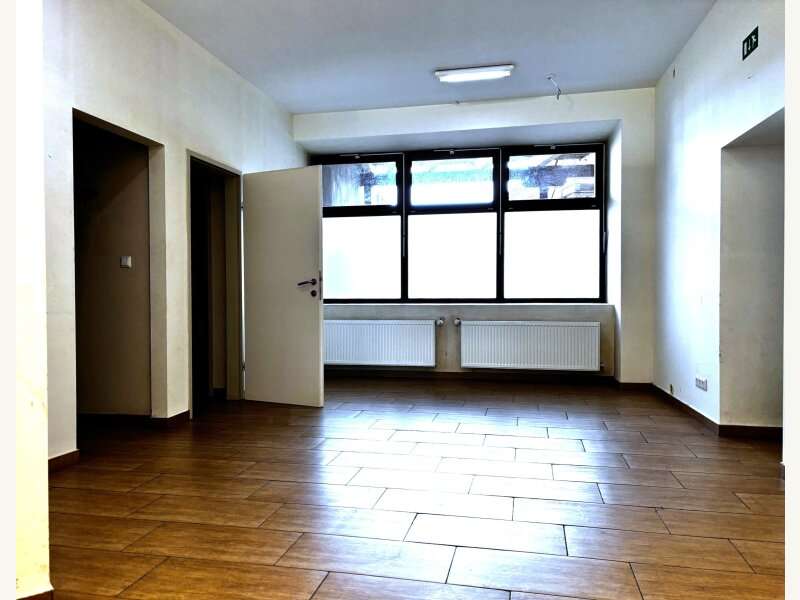 Büro/Praxis in 8490  - 3