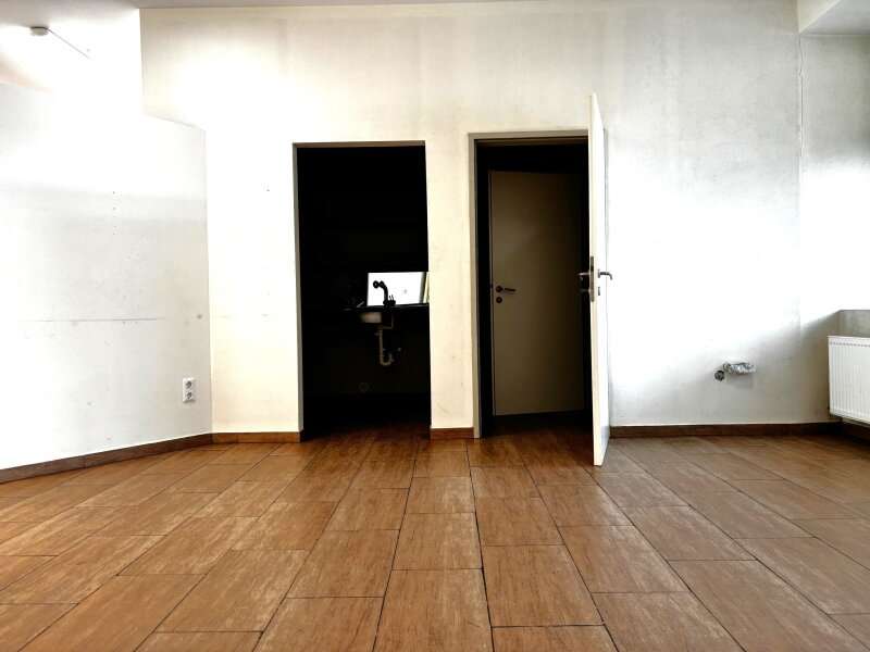 Büro/Praxis in 8490  - 7