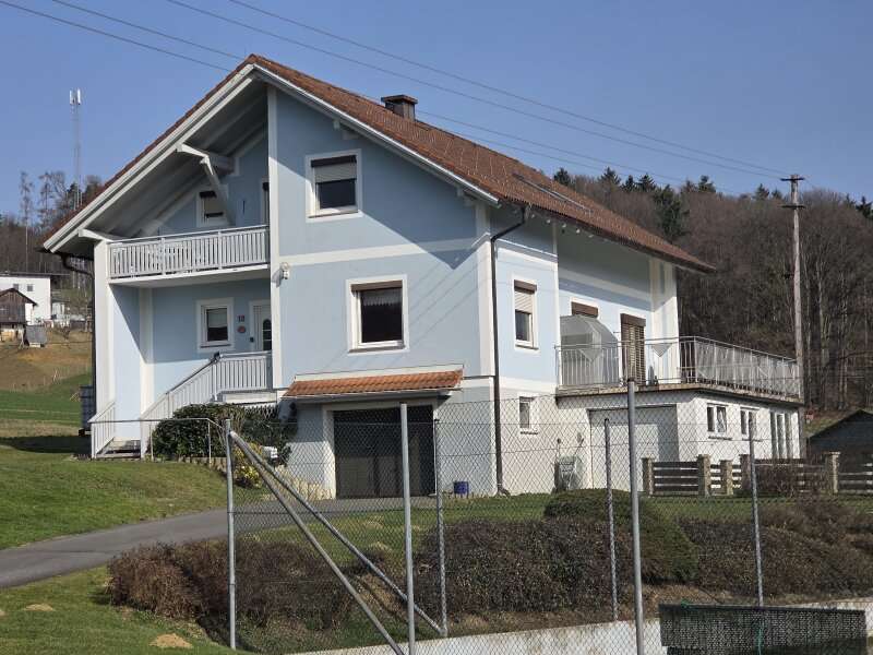 Dachgeschosswohnung in 8083  - 2