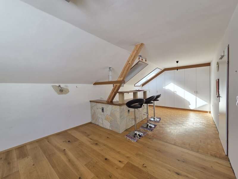 Dachgeschosswohnung in 8083  - 3