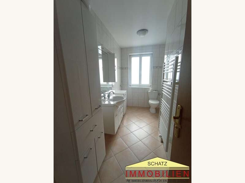 Badezimmer - Bild 11 von 13 Mietwohnung in 2560 - 11
