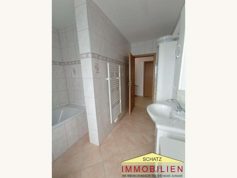 Badezimmer - Bild 12 von 13 Mietwohnung in 2560 - 12