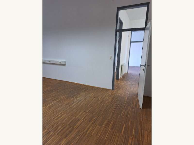 Büro/Praxis in 2630  - 9