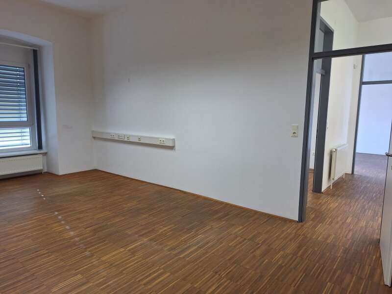 Büro/Praxis in 2630  - 10