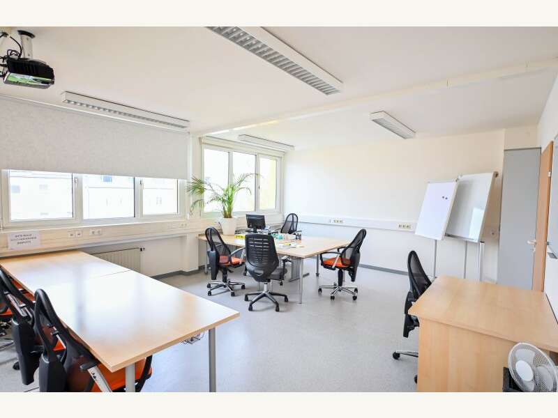 Büro/Praxis in 9020  - 12
